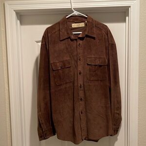 GAP SUEDE BROWN SHIRT JACKET GREAT CONDITION SIZE LG
34” LENGTH
SMOKE FREE HOME